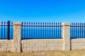 Заборы из металла: почему они стали выбором многих и в чем их особенность